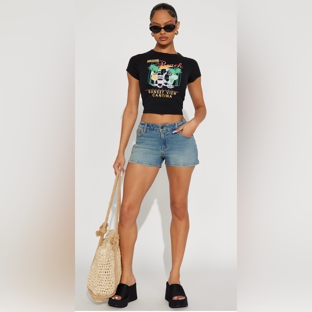 Fashion Nova Jade Low Rise Denim Shorts | Vintage Wash | Size 11